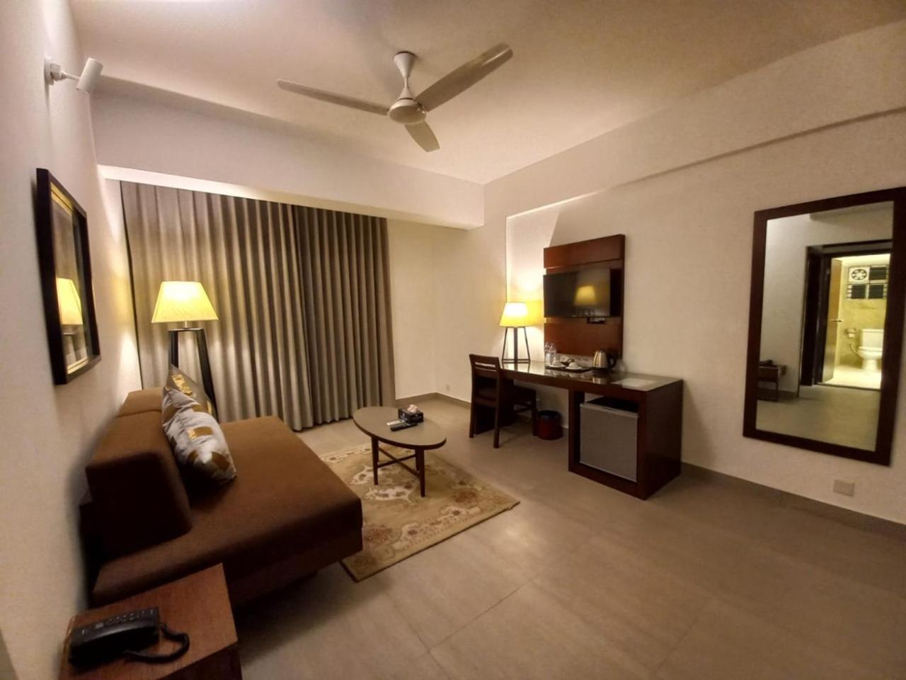 Hotel Royal Cox'S Bazar Extérieur photo